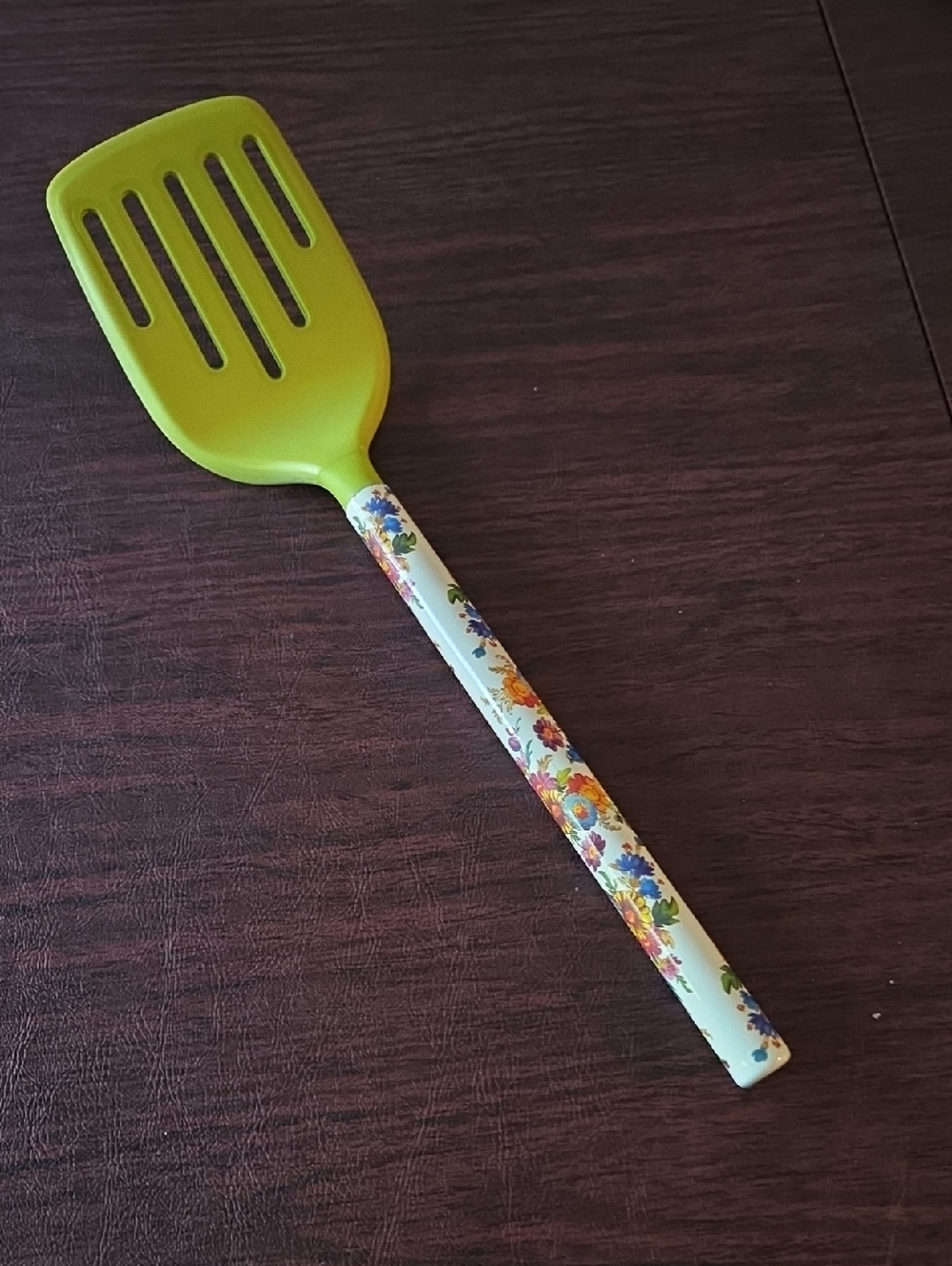MacKenzie Childs Retired White Flower Market Floral Slotted Turner